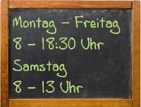 Mo-Fr 8-18:30 und Sa 8-13 Uhr